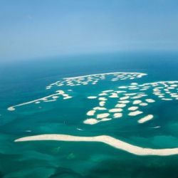 Потъва най-големият изкуствен архипелаг в света