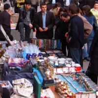 Сувенирният пазар в Пловдив остава в градинката зад операта