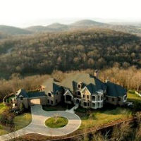 Лиан Раймс продава имение за 6 милиона долара