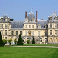 Продадоха на търг императорски замък край Париж